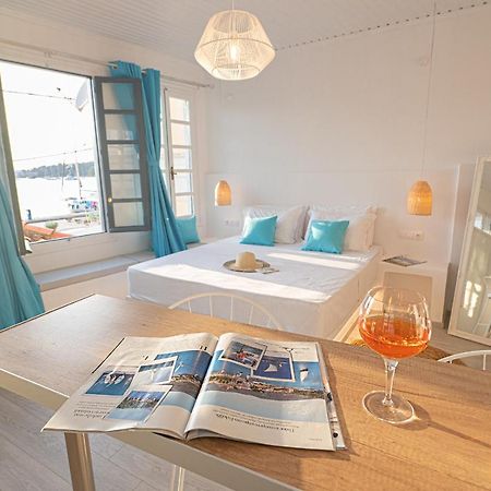 The White Rose Apartment Poros Town Eksteriør bilde